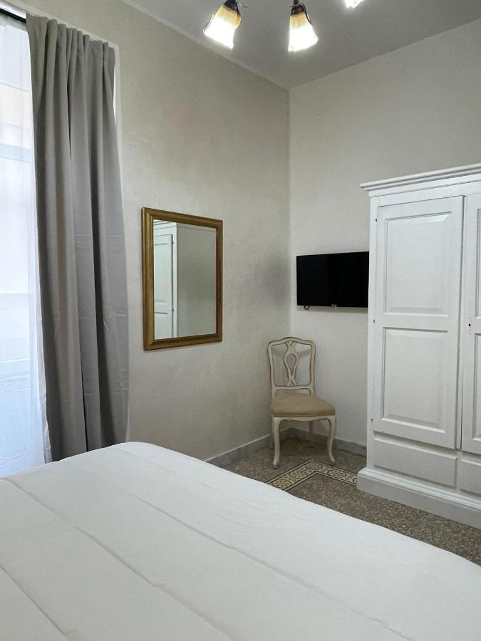 Hotel La Casa In Centro Salerno Exteriér fotografie