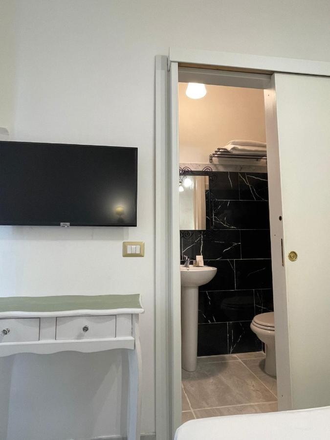 Hotel La Casa In Centro Salerno Exteriér fotografie