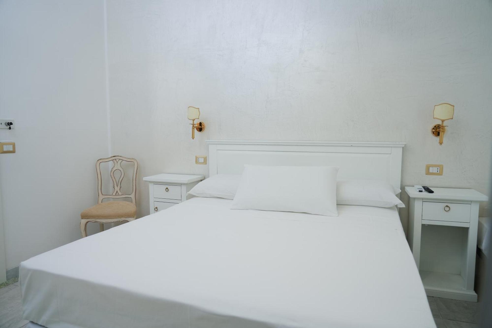 Hotel La Casa In Centro Salerno Exteriér fotografie